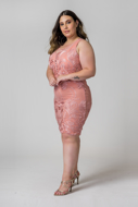 Alugue Vestido Curto Rose Bordado Plus size Sp Tatuapé